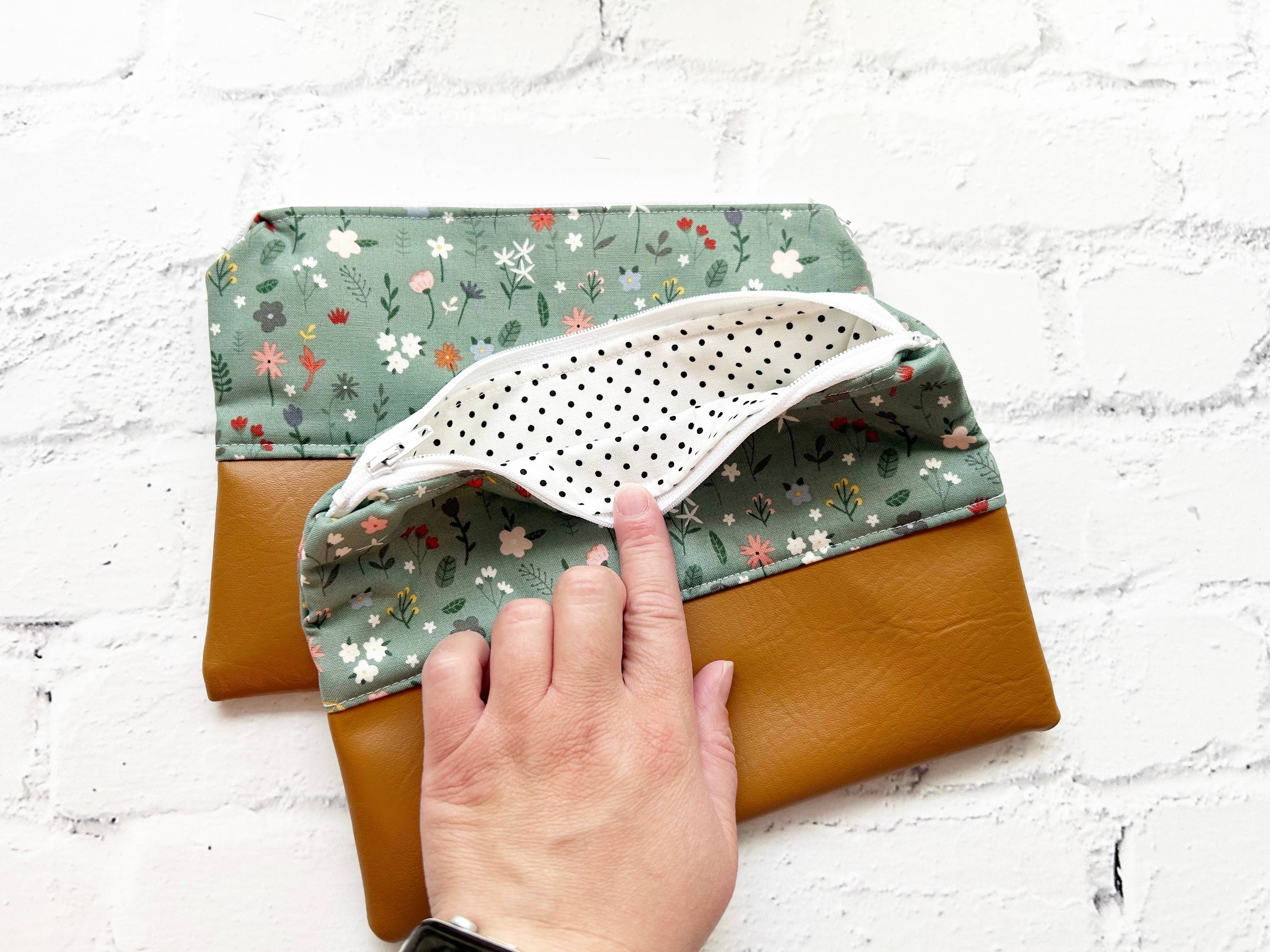 Cosmetic bag, Flat Make up bag, Zipper Pouch - Image 2