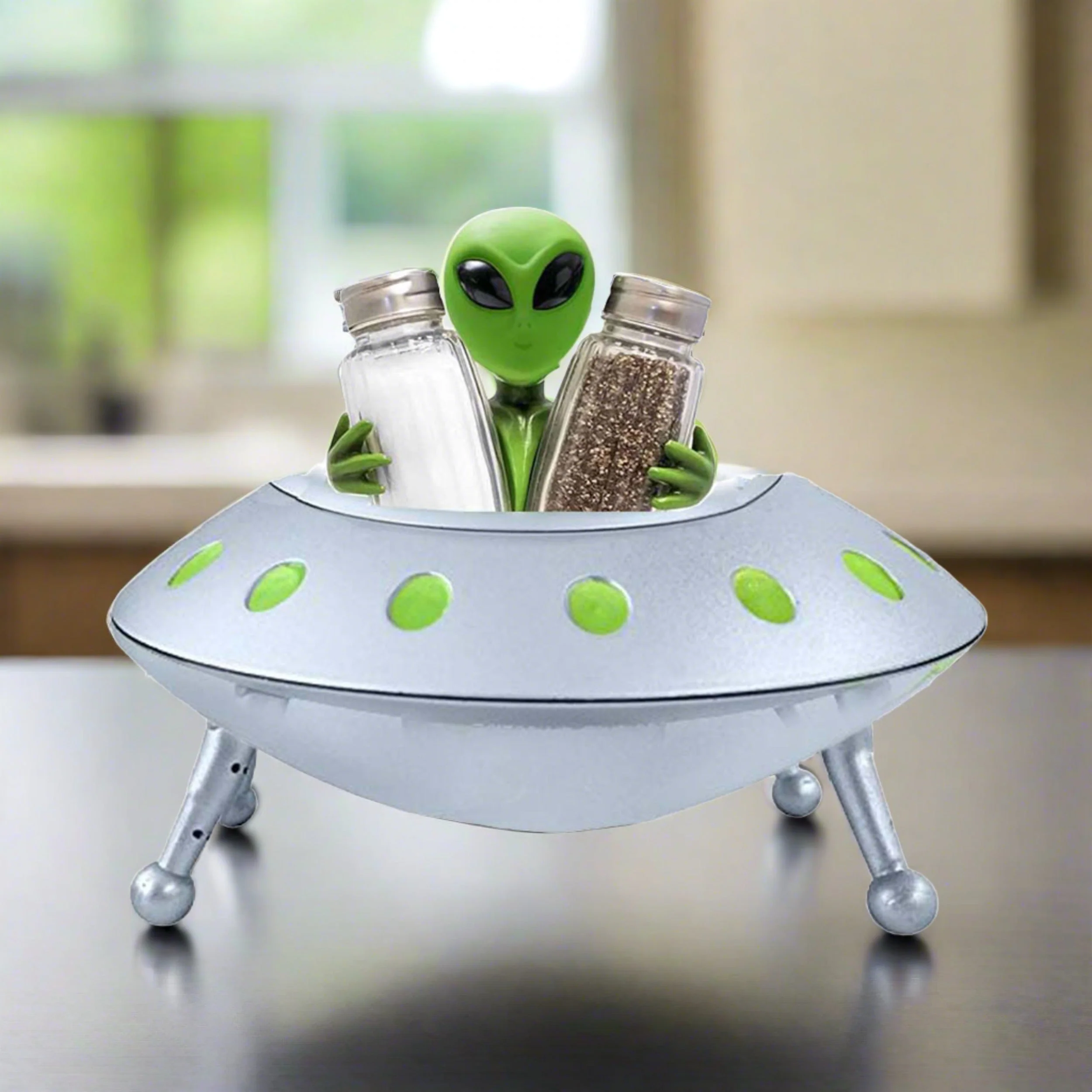Salt and Pepper Shakers-Aliens