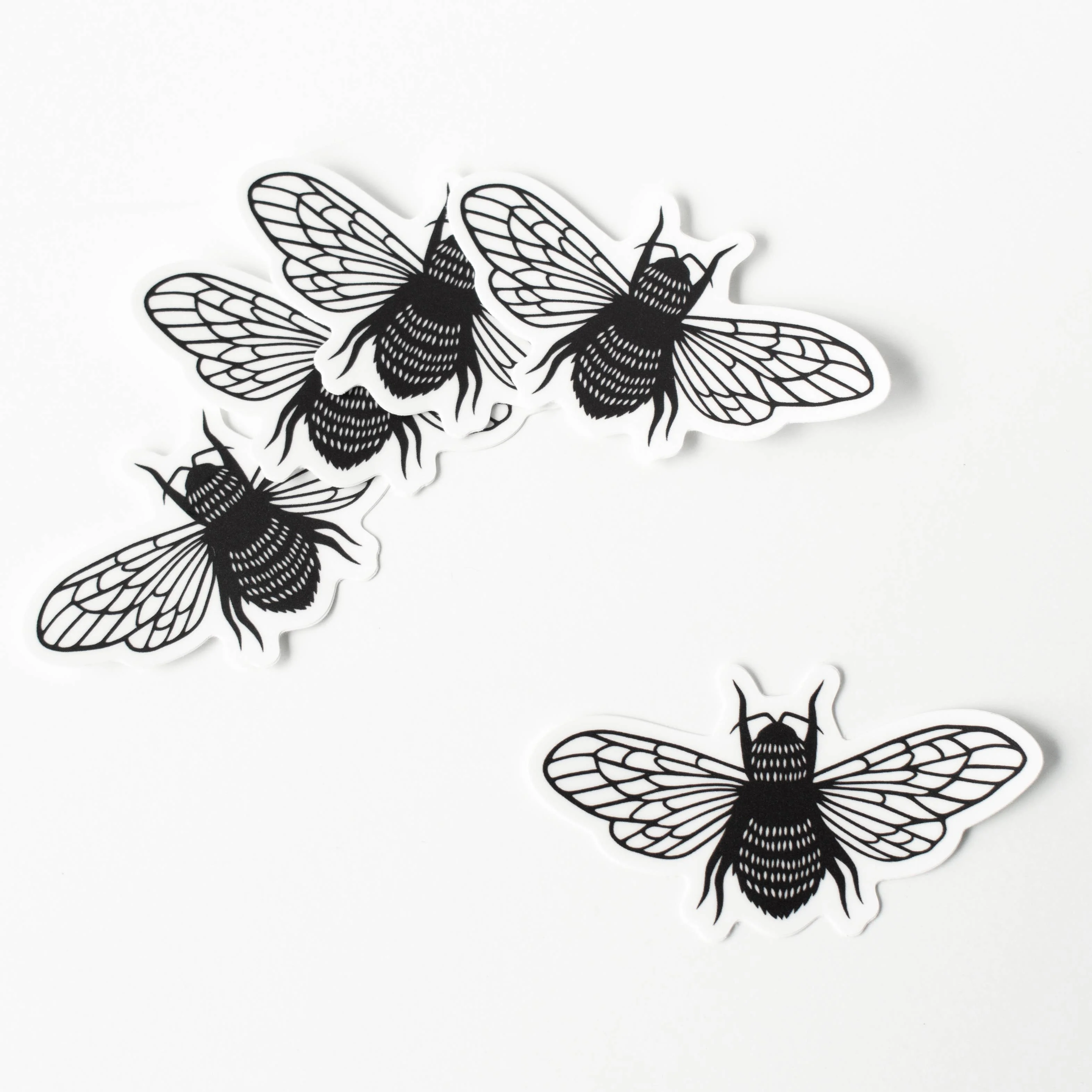 Bee vinyl sticker - Image 1