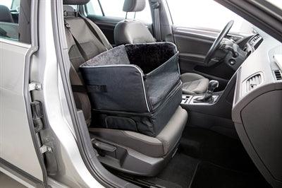 Car seat for small dogs and puppies – Safe and comfortable travel with extra storage space