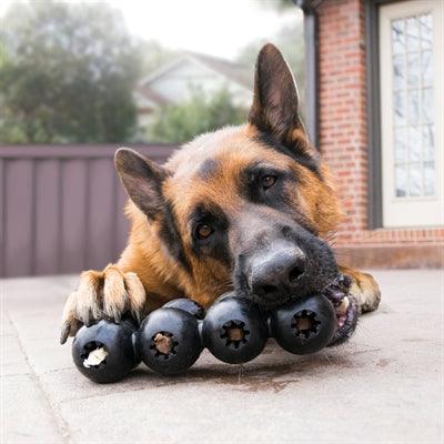 Kong Extreme Goodie Ribbon Black - For filling with dog treats - 21.5 cm - Image 3