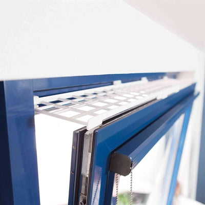 Trixie Window Protection Grille Top/Bottom Pull-Out White - Image 2