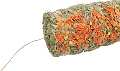 Trixie Grain-Free Hay Pendant with Peas and Carrot – 250g – Hanging Snack - Image 2
