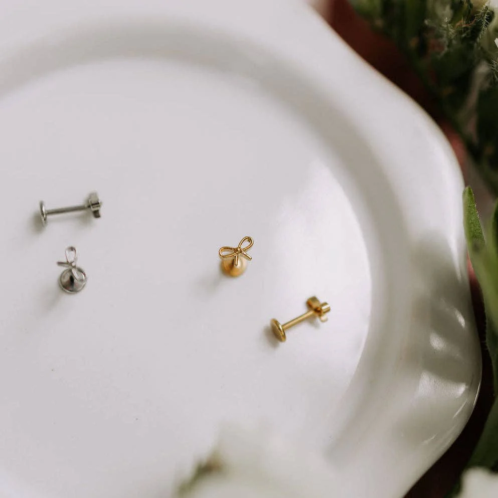 Bow Flat Back Studs - Image 3