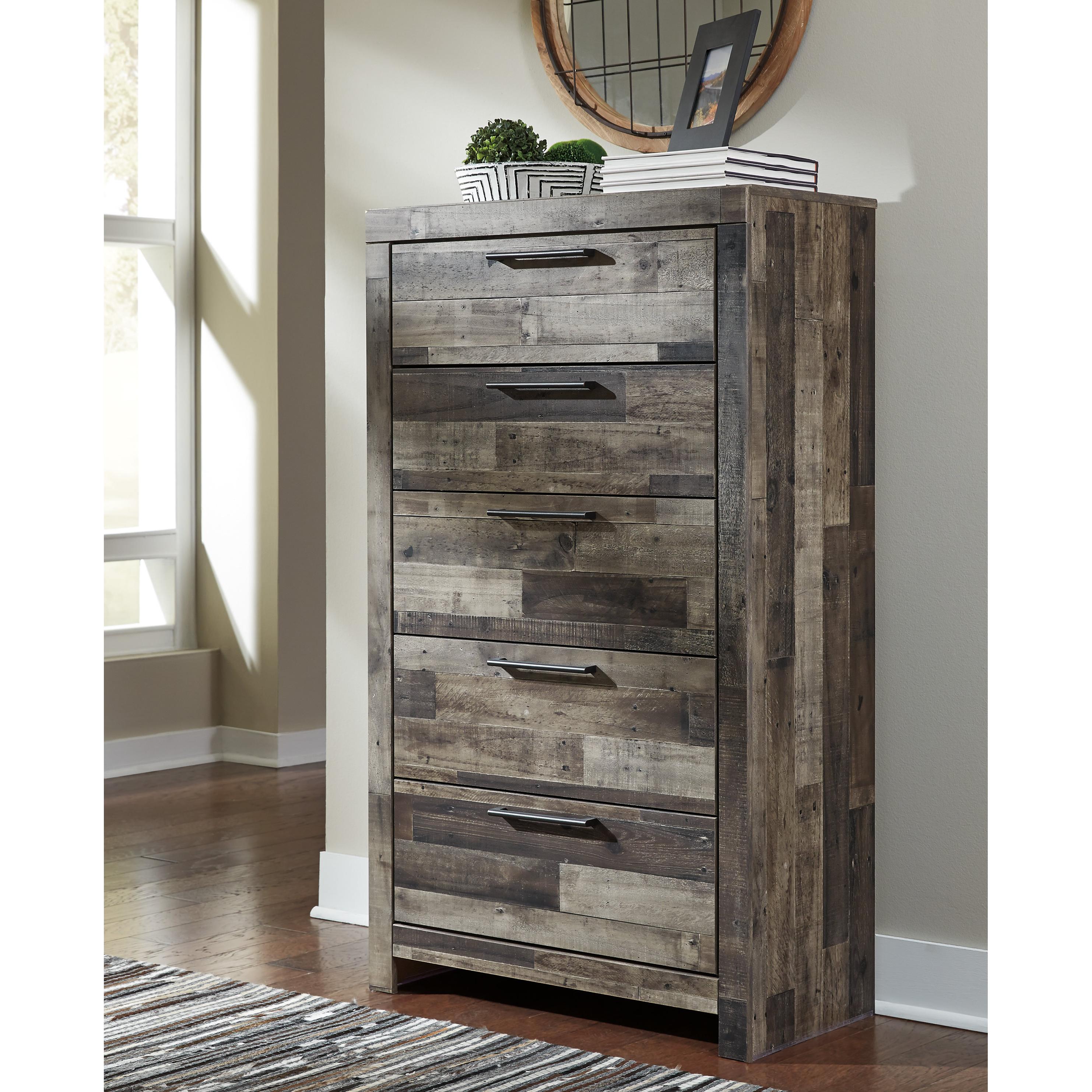 Benchcraft Derekson 5-Drawer Chest B200-46 - Image 2