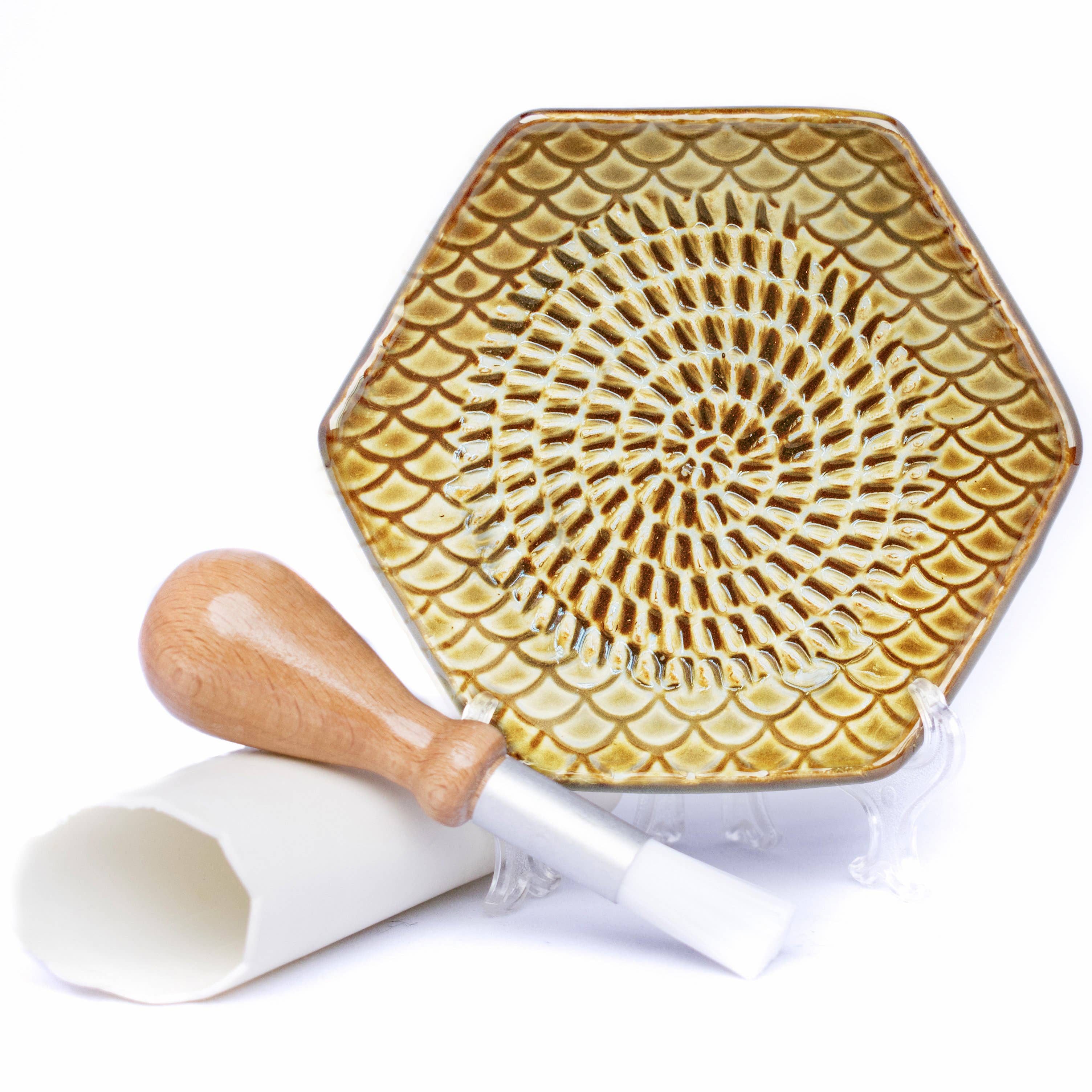 Golden Brown 3 Piece Set: Ceramic Grater, Peeler, Brush - Image 2
