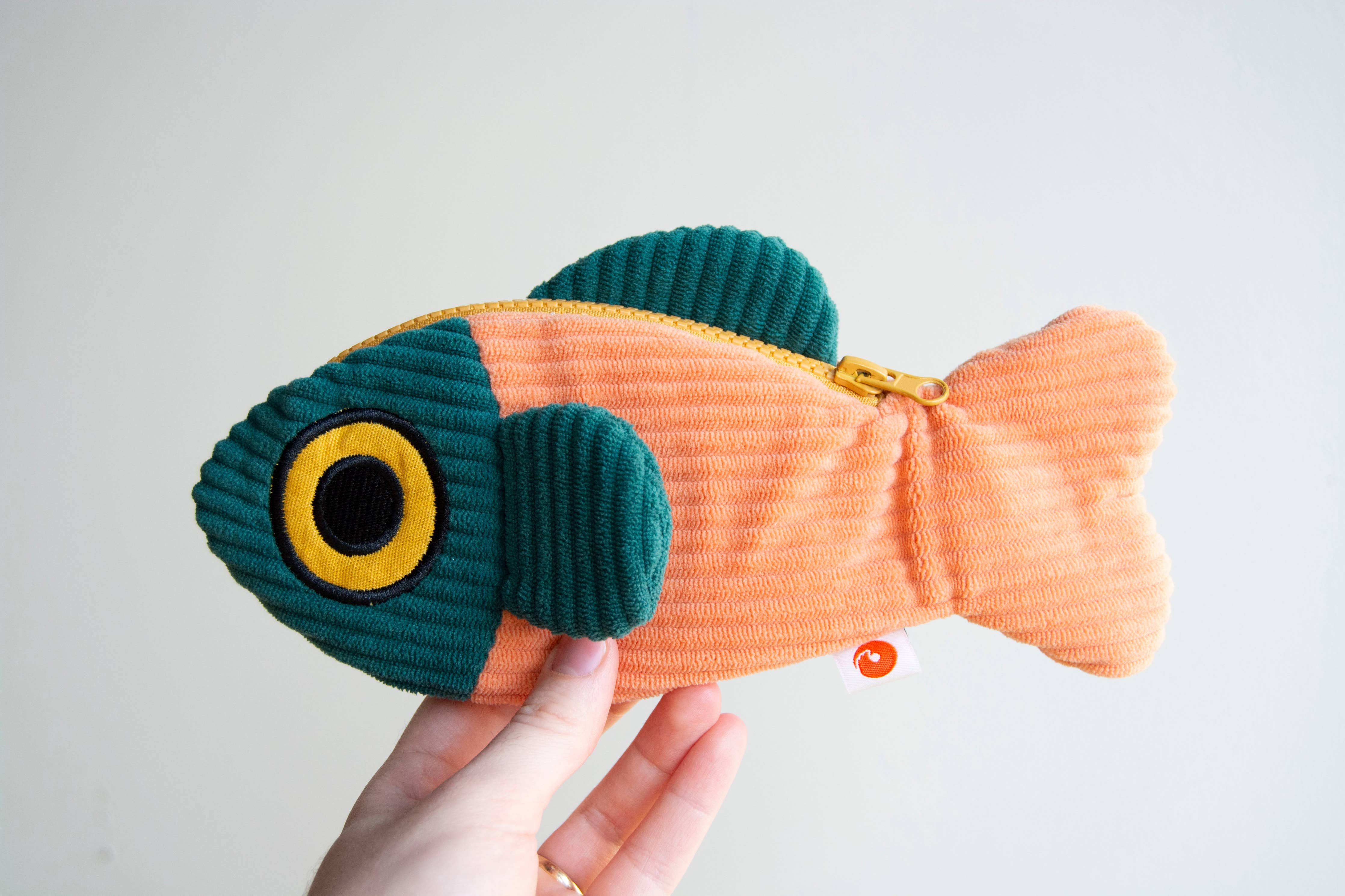 The Fish Pouch – Coral / Dark Green