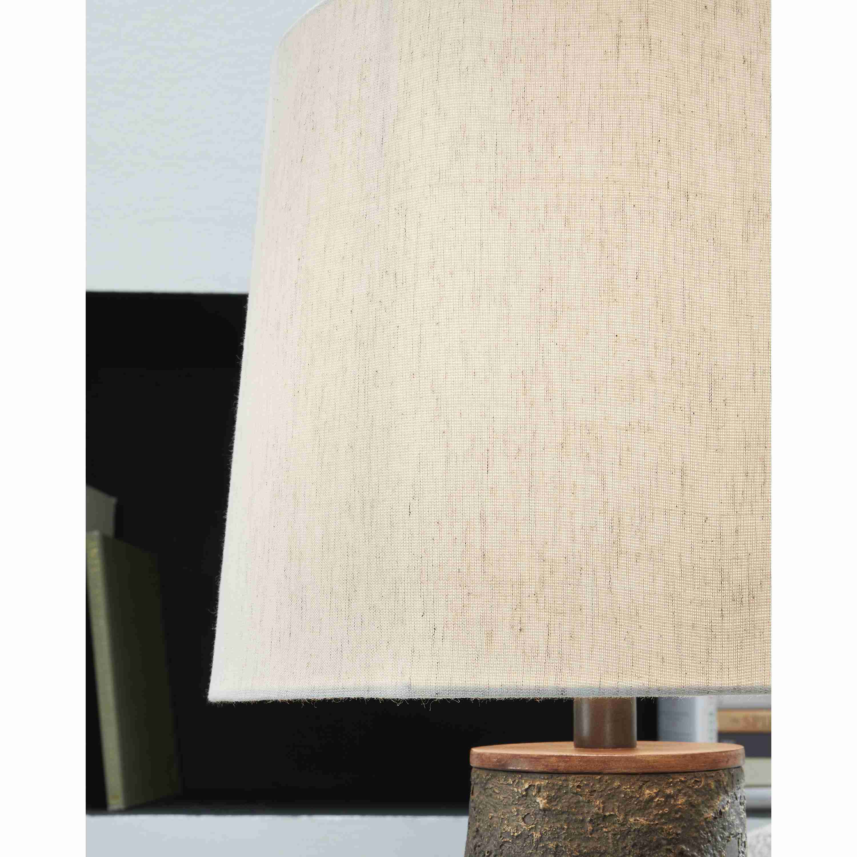 Signature Design by Ashley Chaston L204474 Metal Table Lamp - Image 3