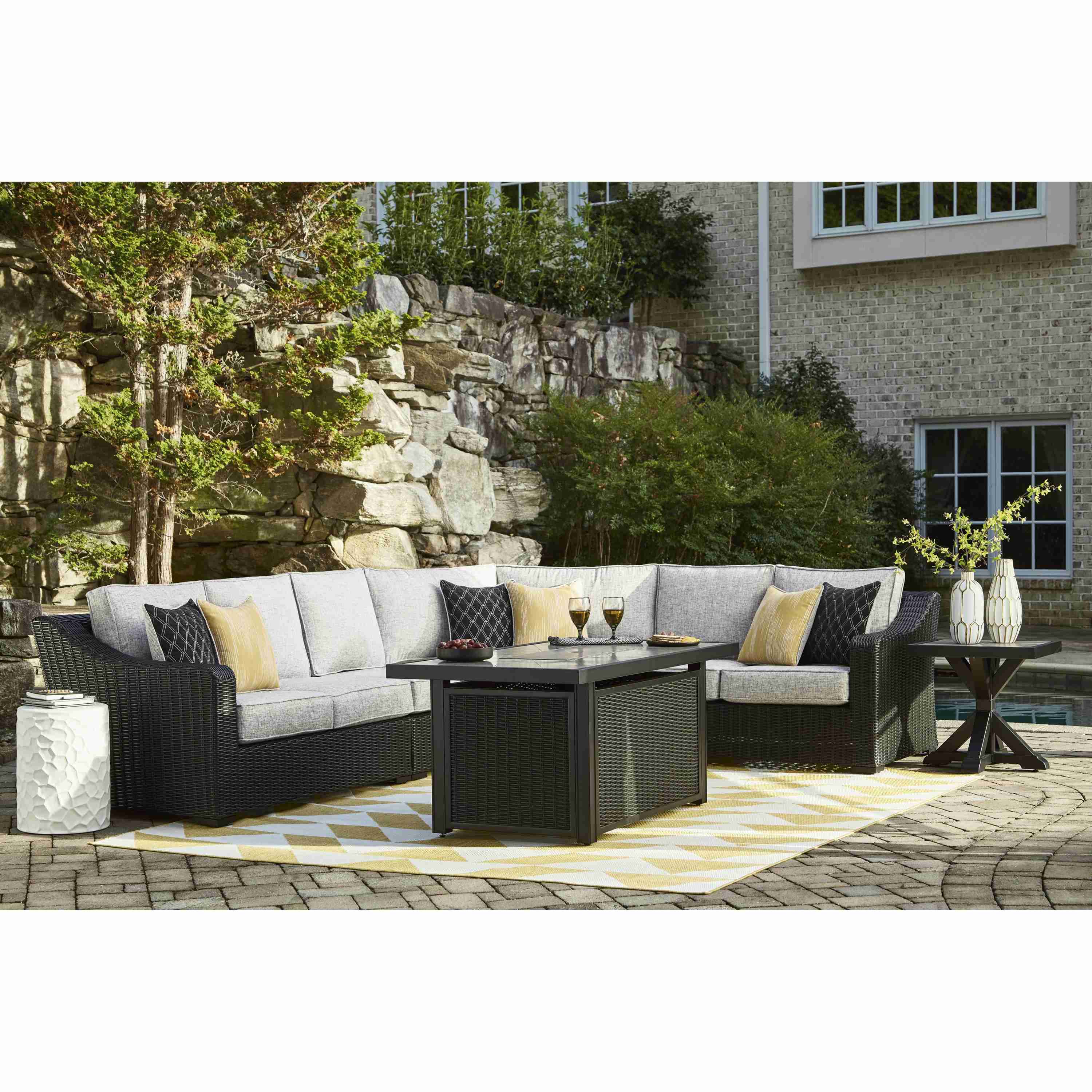 Signature Design by Ashley Beachcroft P792P2 4 pc Outdoor Sectional - Image 3