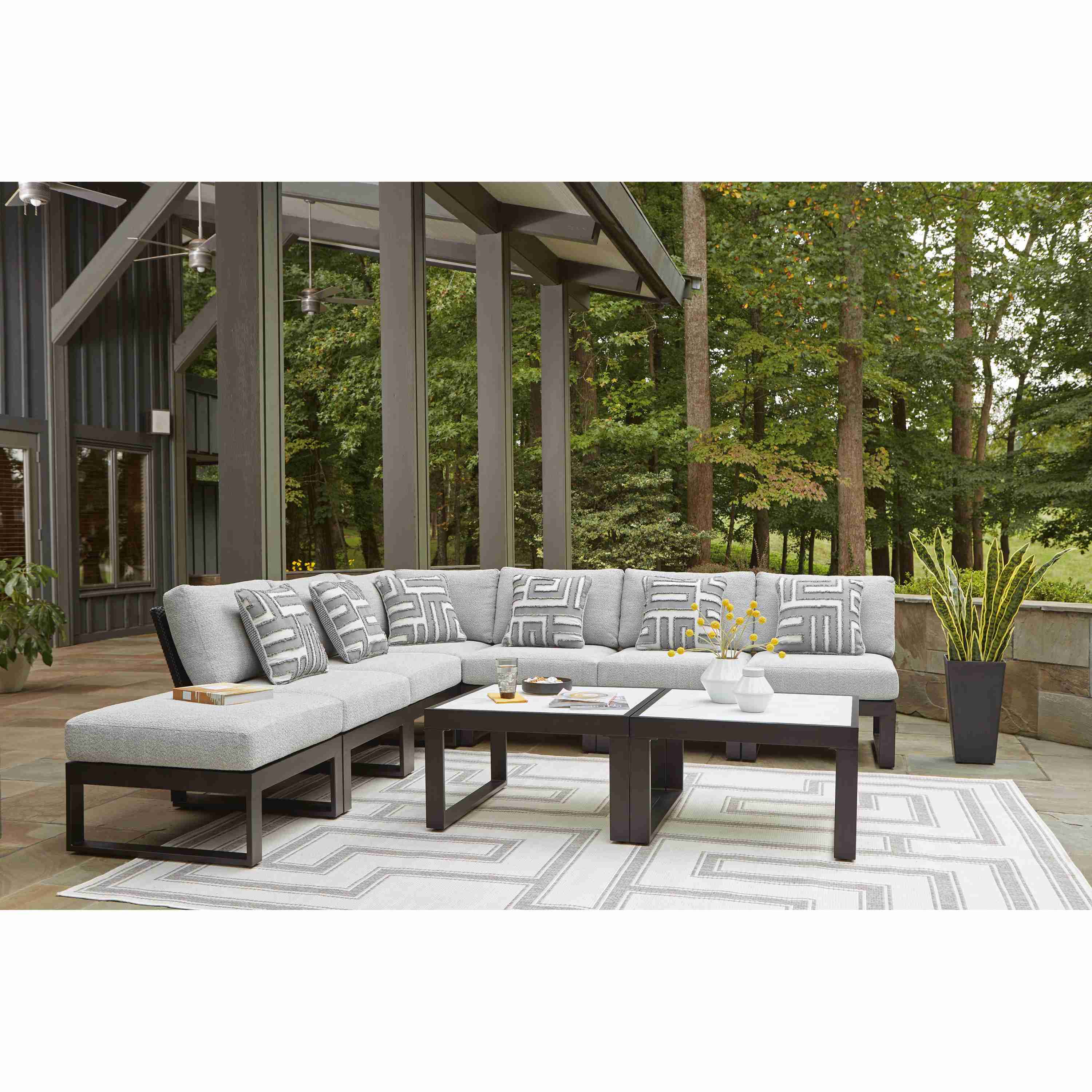Signature Design by Ashley Beachloft P490P1 6 pc Outdoor Sectional - Image 3