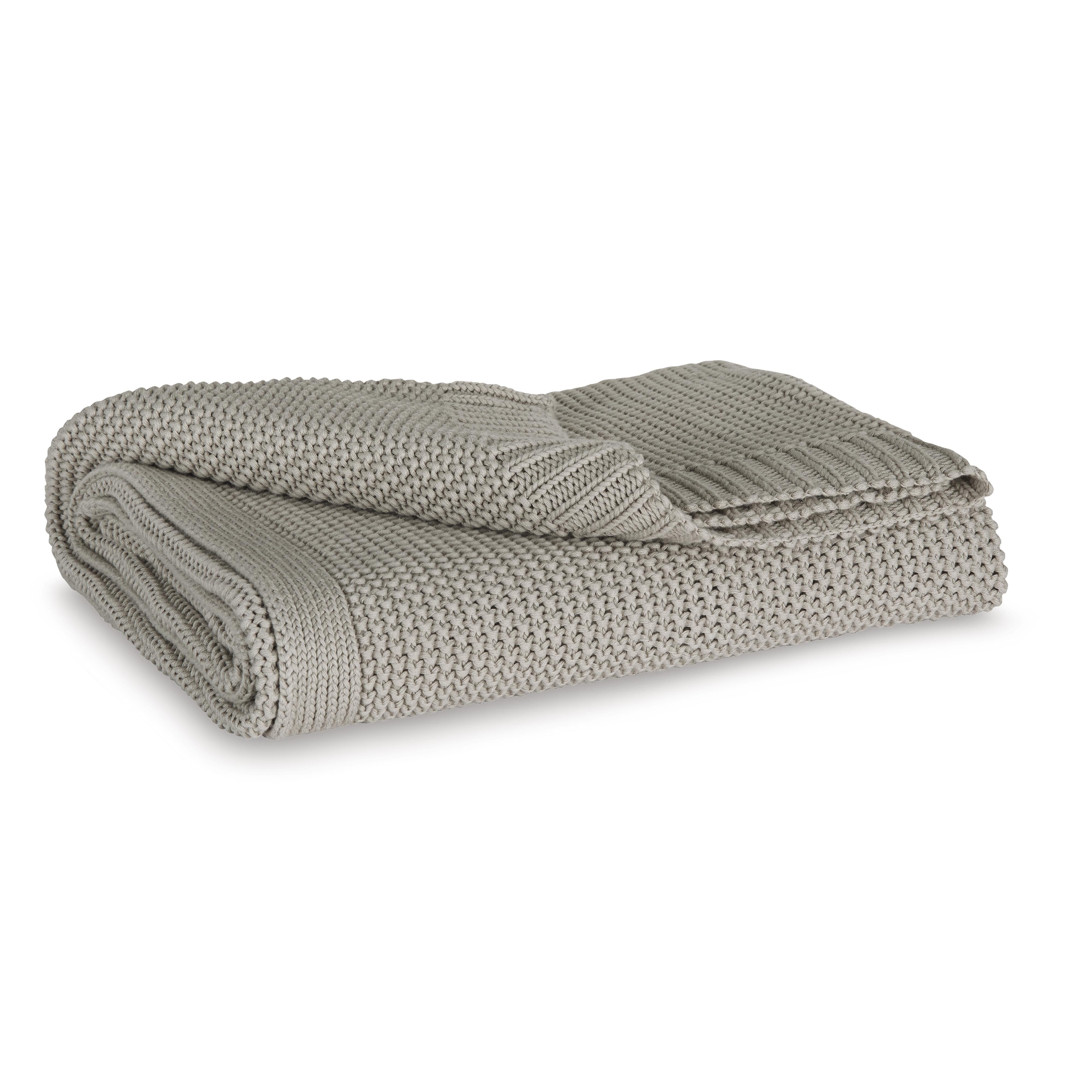 Signature Design by Ashley Gayelery A1001085 Throw - Image 1
