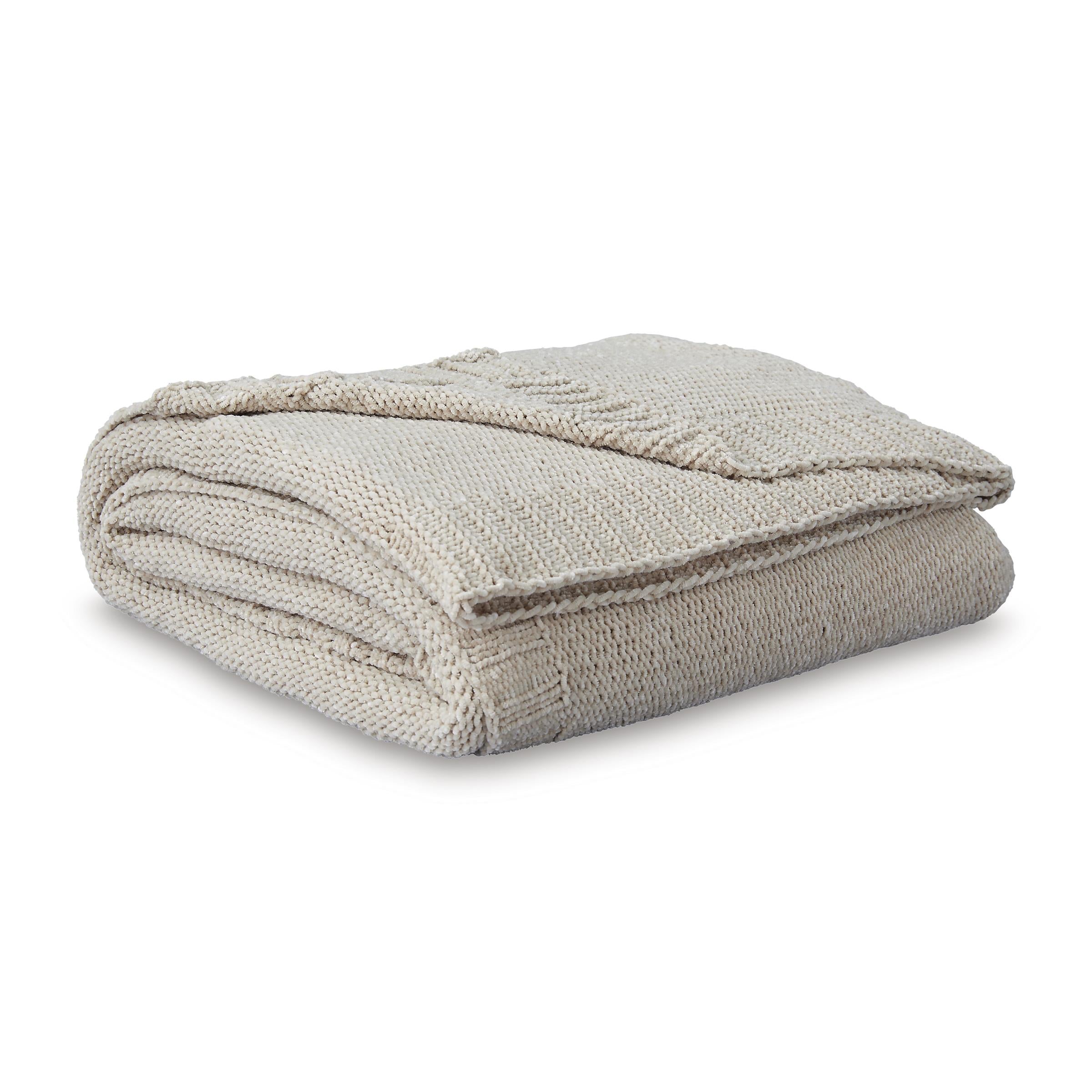 Signature Design by Ashley Anawood A1001096 Throw - Image 1