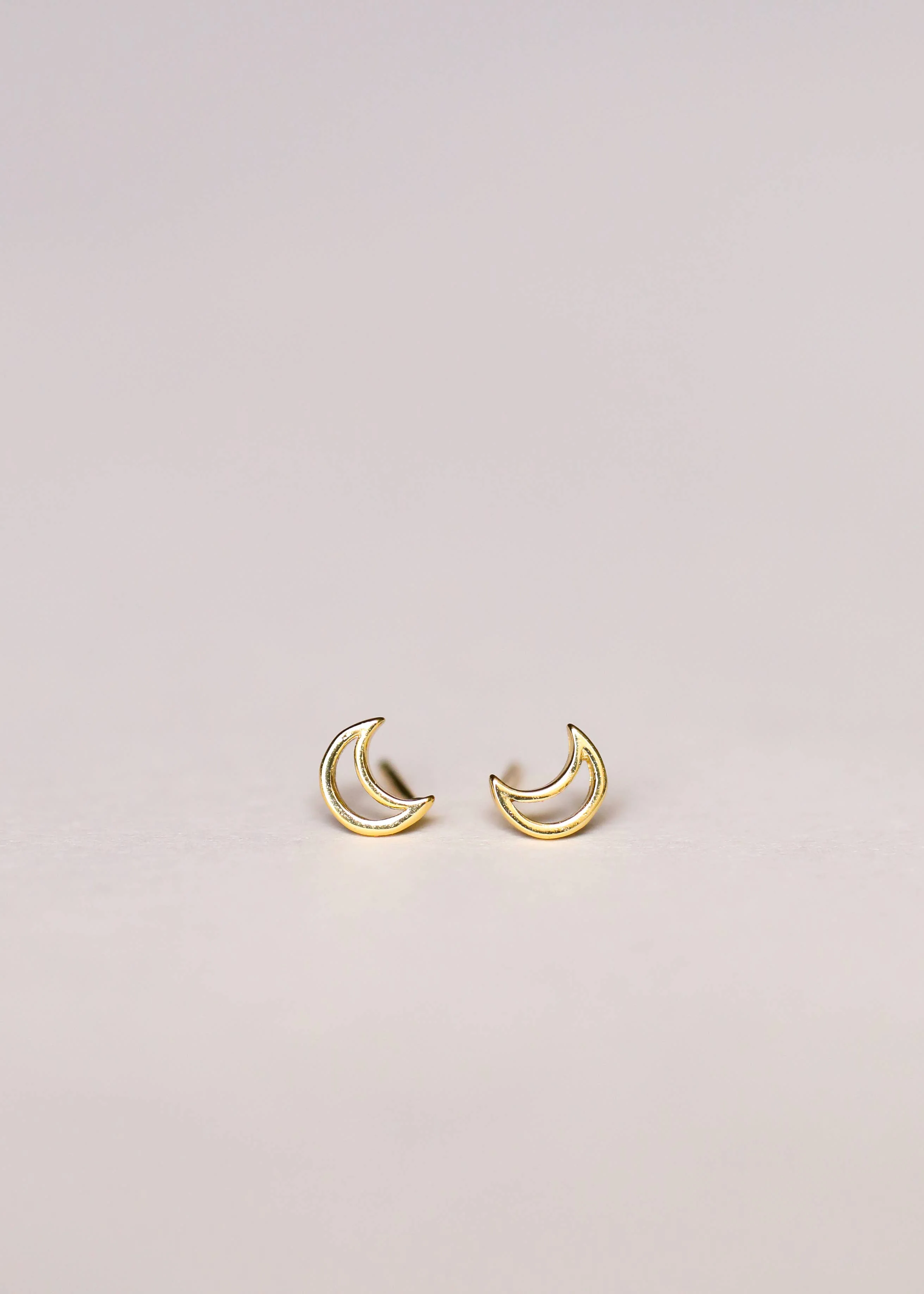 Minimalist - Moon - Gold Earrings - Image 2