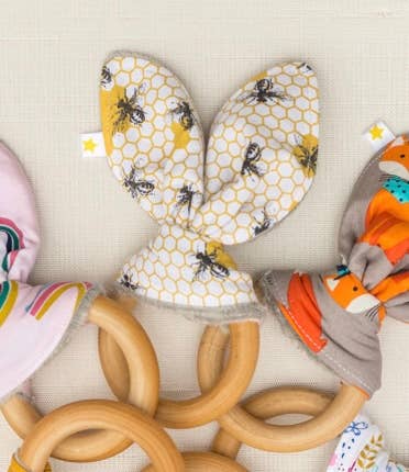 Meant to Bee Crinkle teether - Image 2