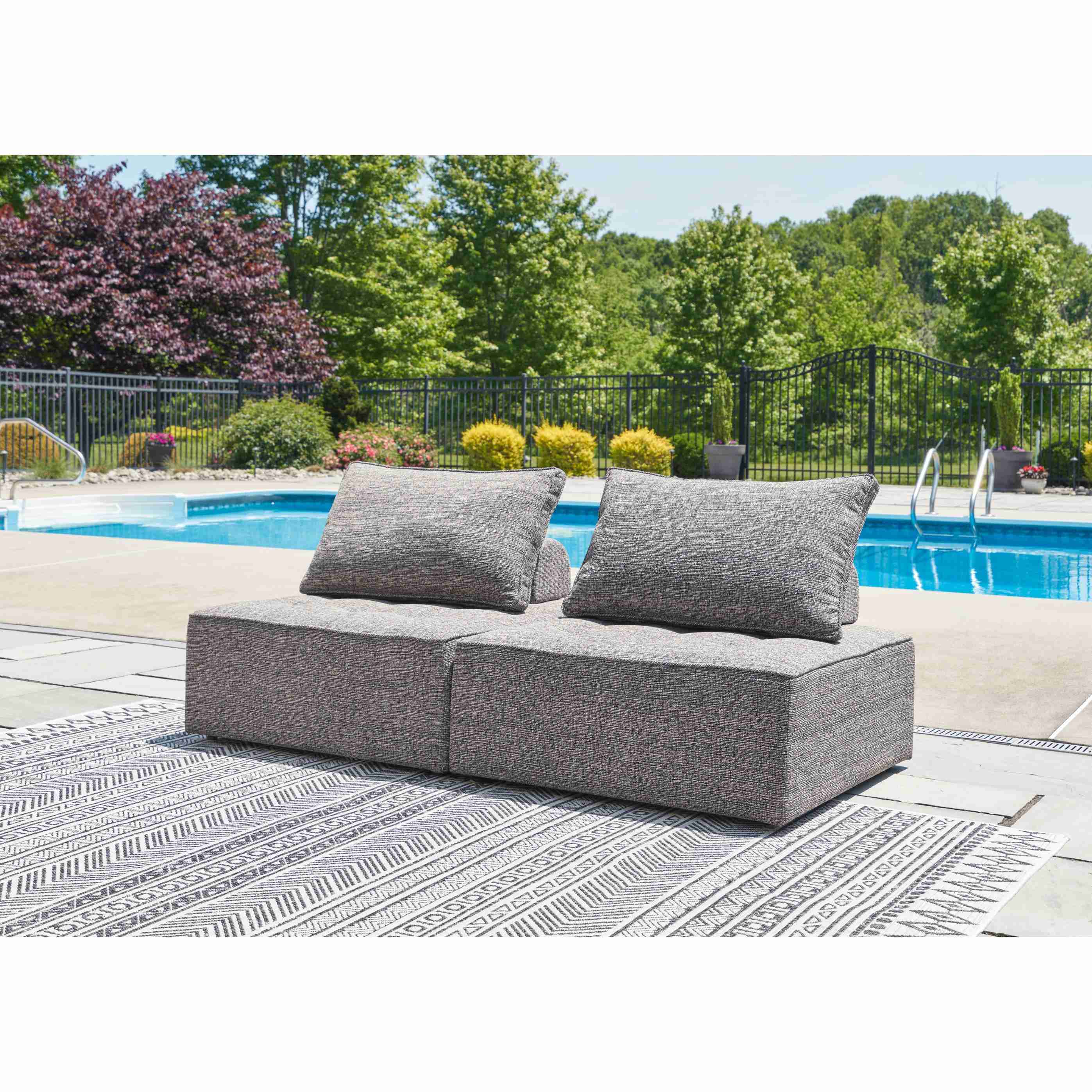 Signature Design by Ashley Bree Zee P160P3 2 pc Outdoor Sectional - Image 2