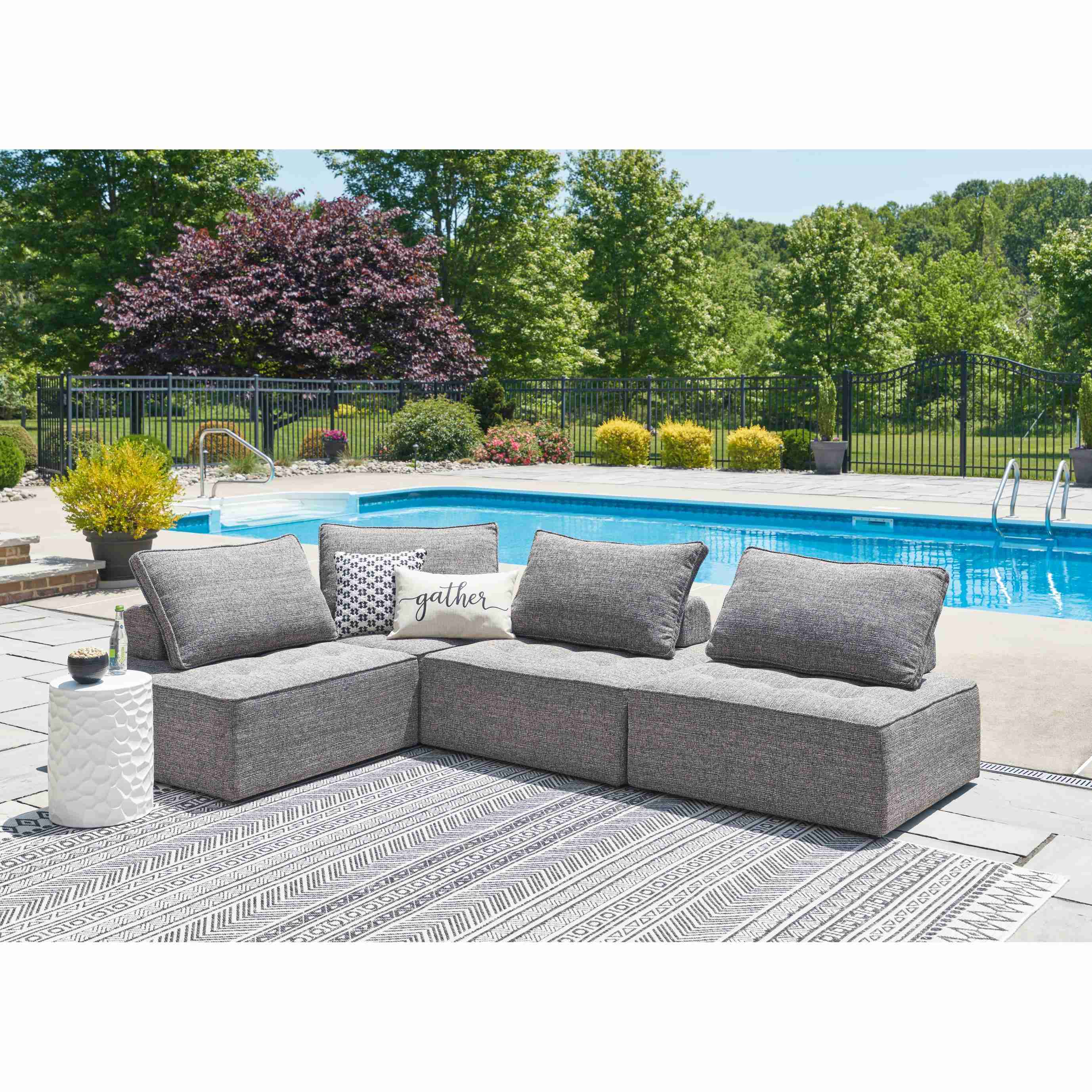 Signature Design by Ashley Bree Zee P160P8 4 pc Outdoor Sectional - Image 2