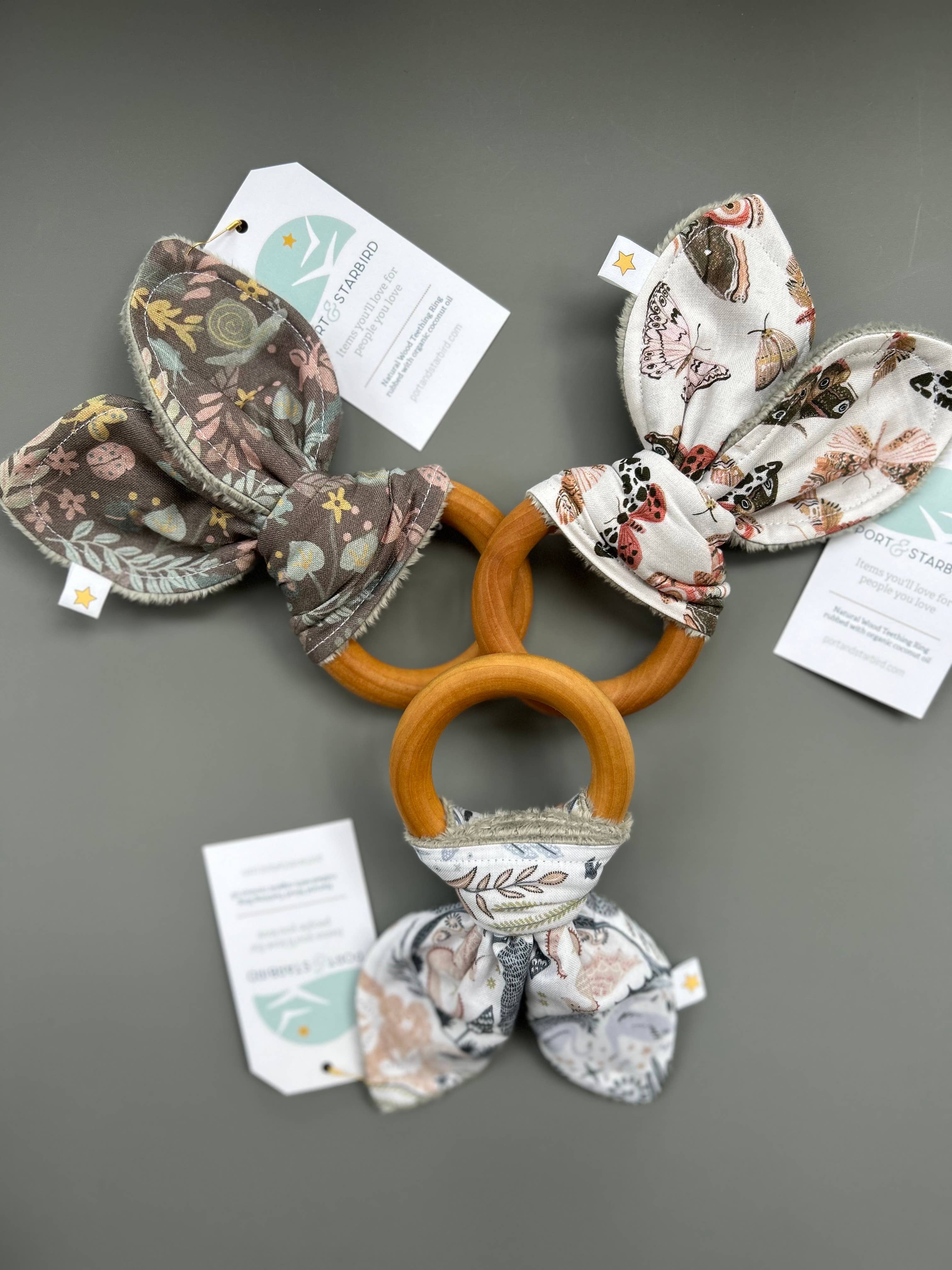 Moths and More Crinkle teether - Image 3