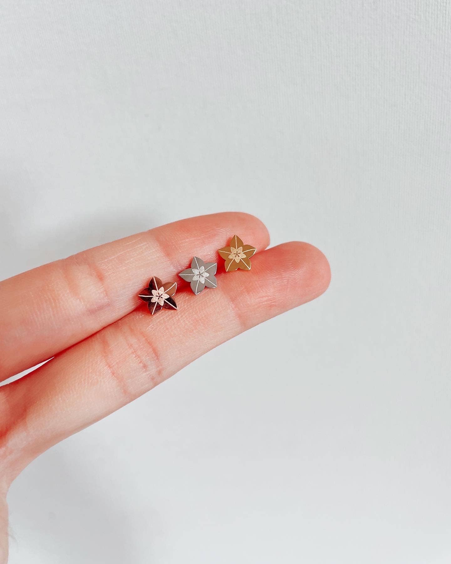 Hoya Blooms | Earrings studs - Image 2