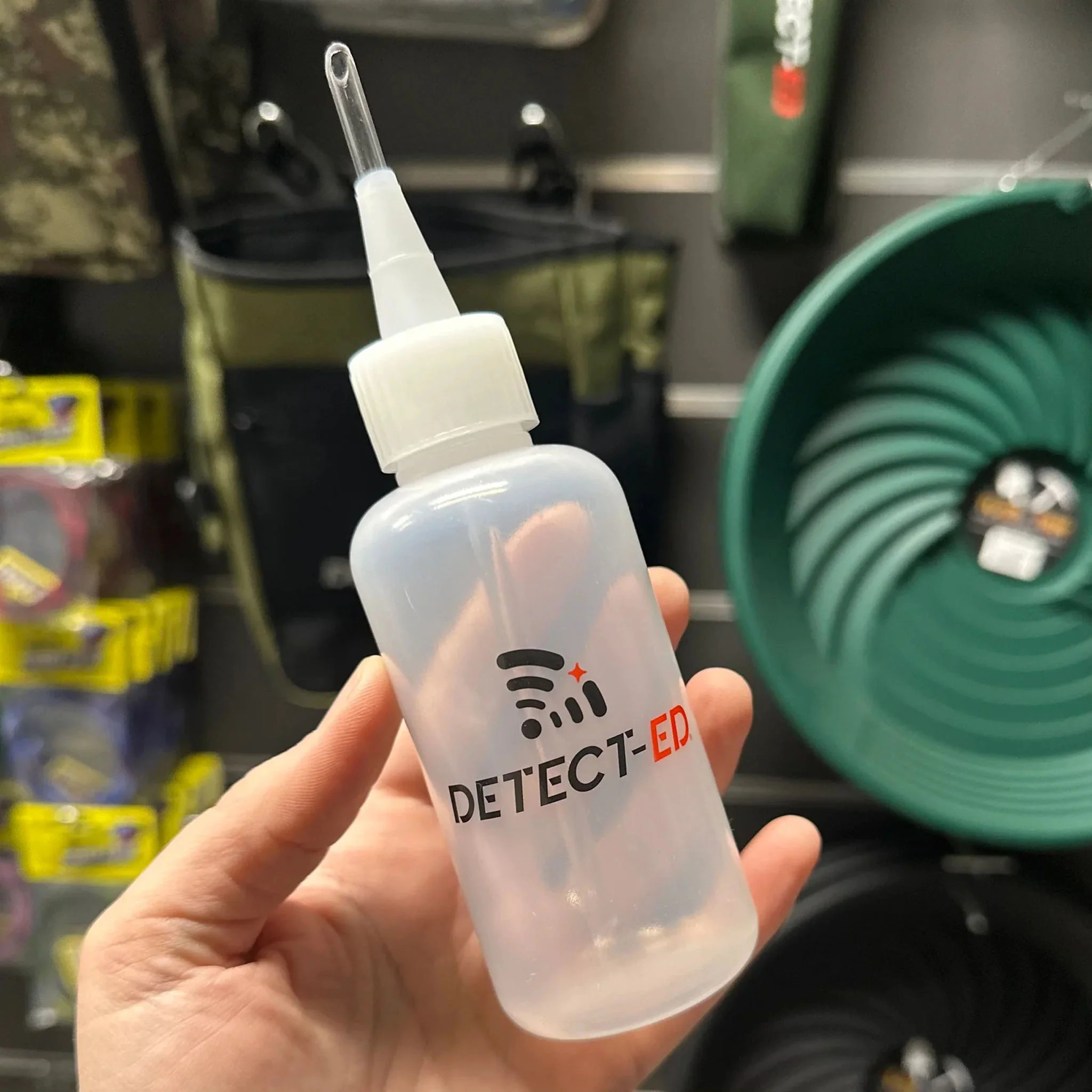 Detect-Ed Gold Snuffer Bottle - Image 2