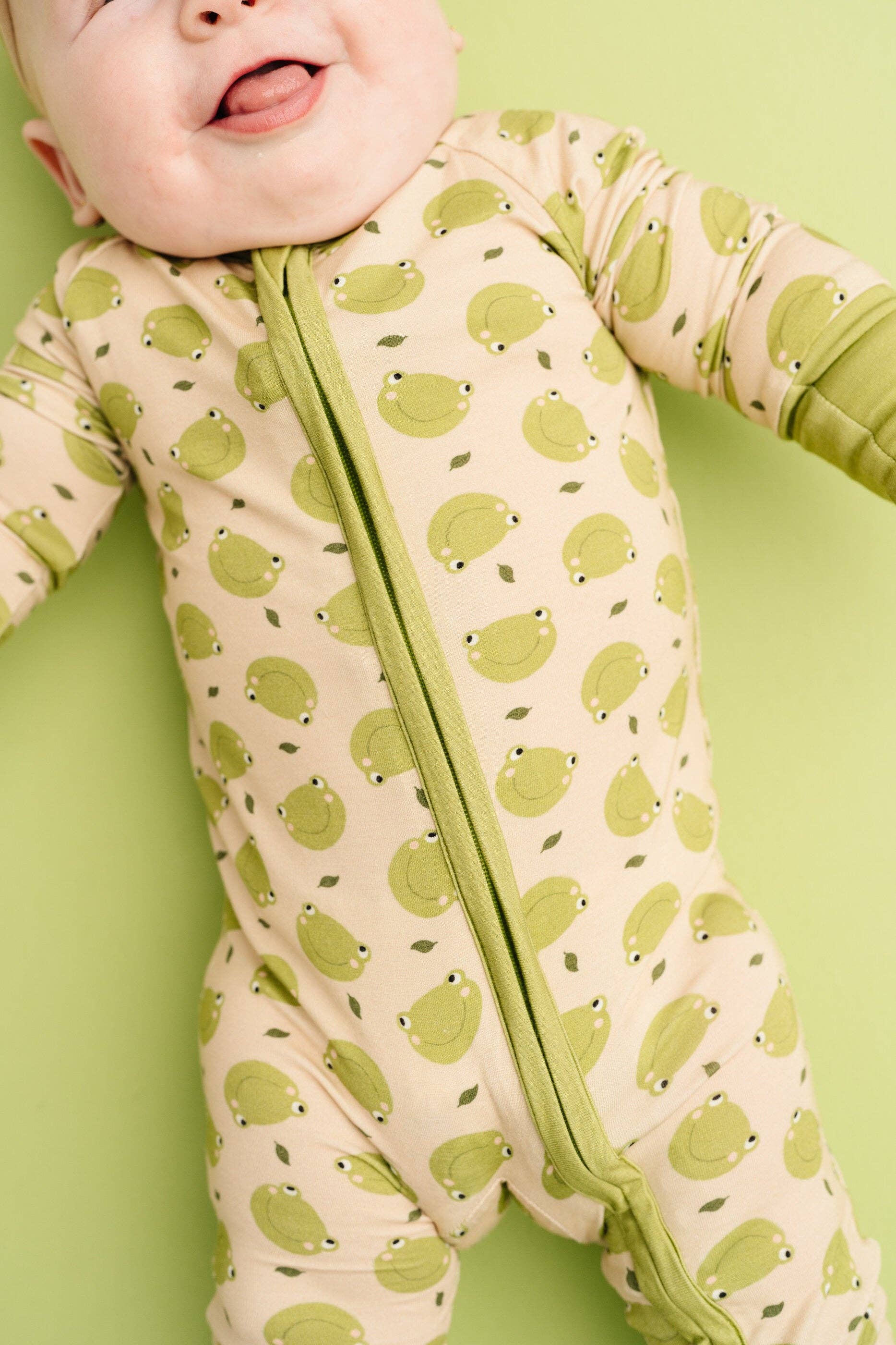 Froggy Friends Bamboo Sleeper - Image 2