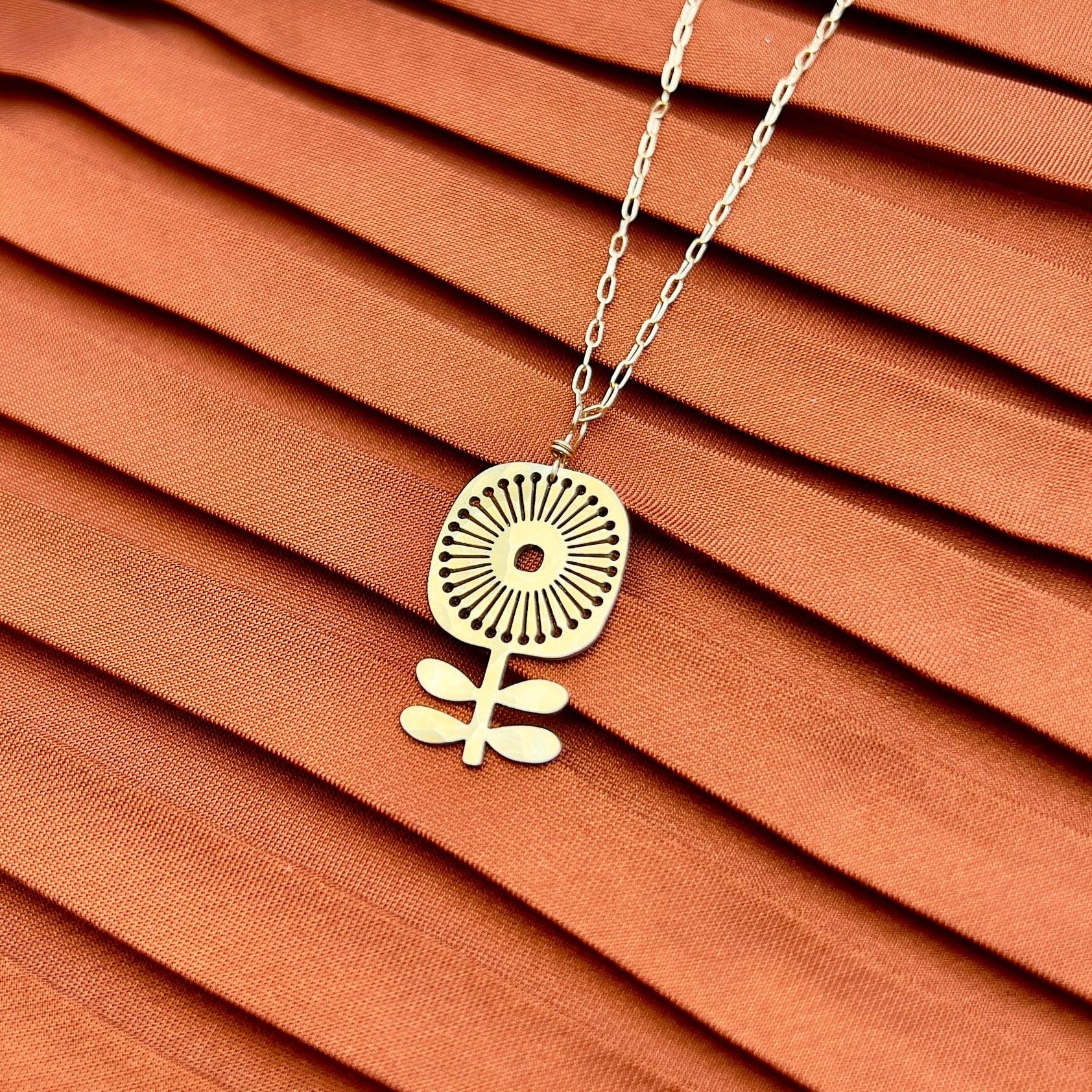 Handmade Verdure Necklace - Image 1