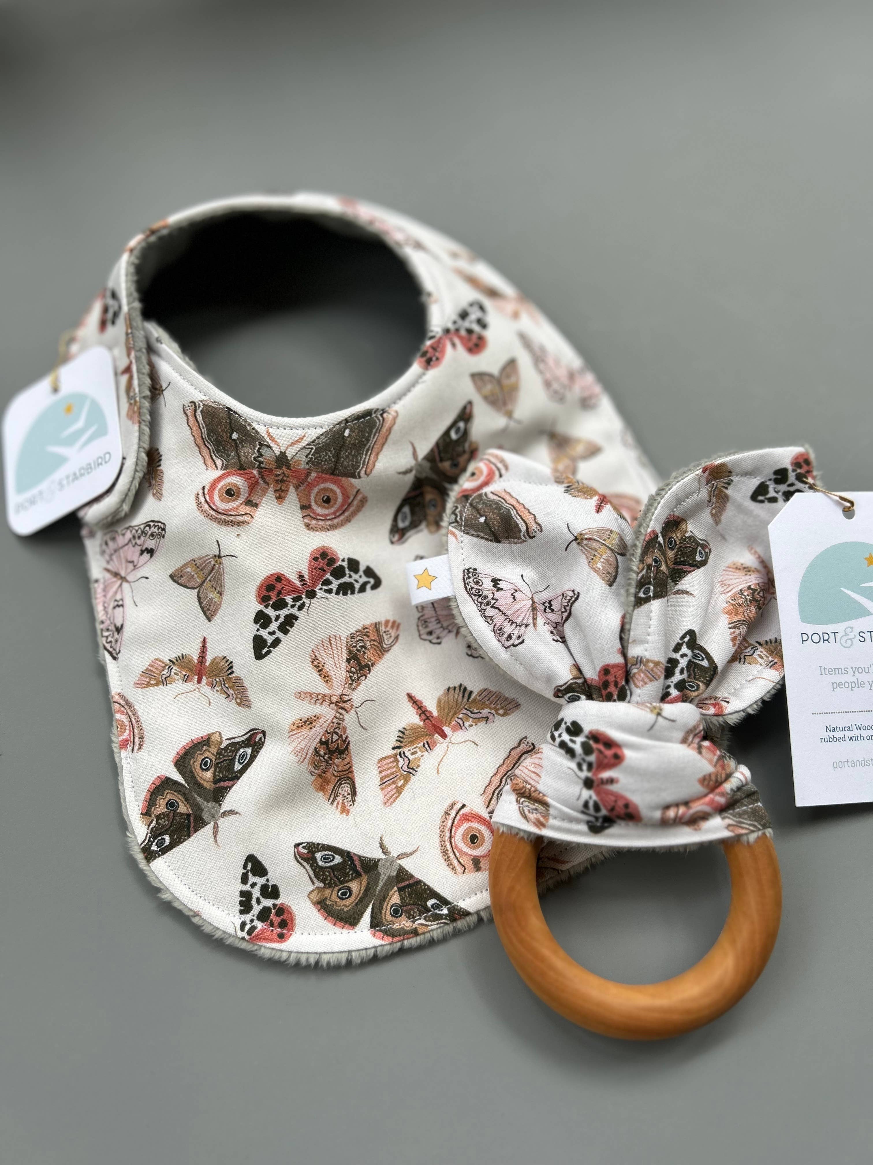 Moths and More Crinkle teether - Image 2