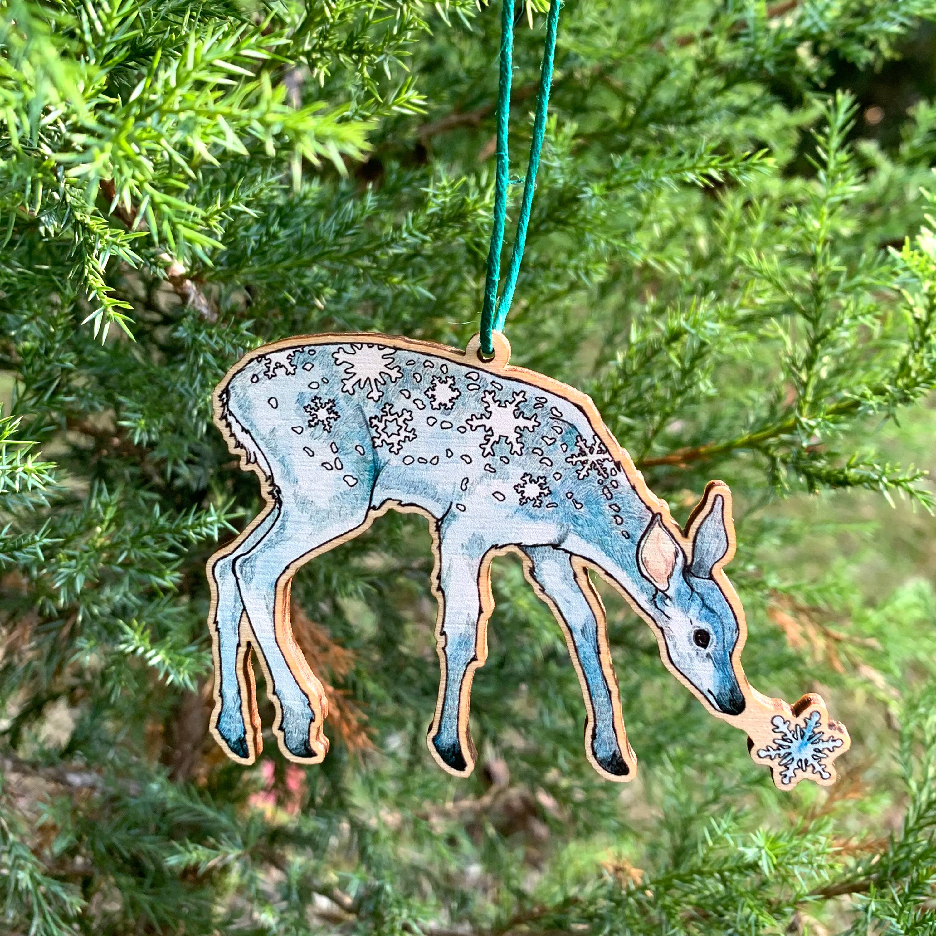 Snow Deer - 3.5" illustrated wooden tree ornament - Image 2