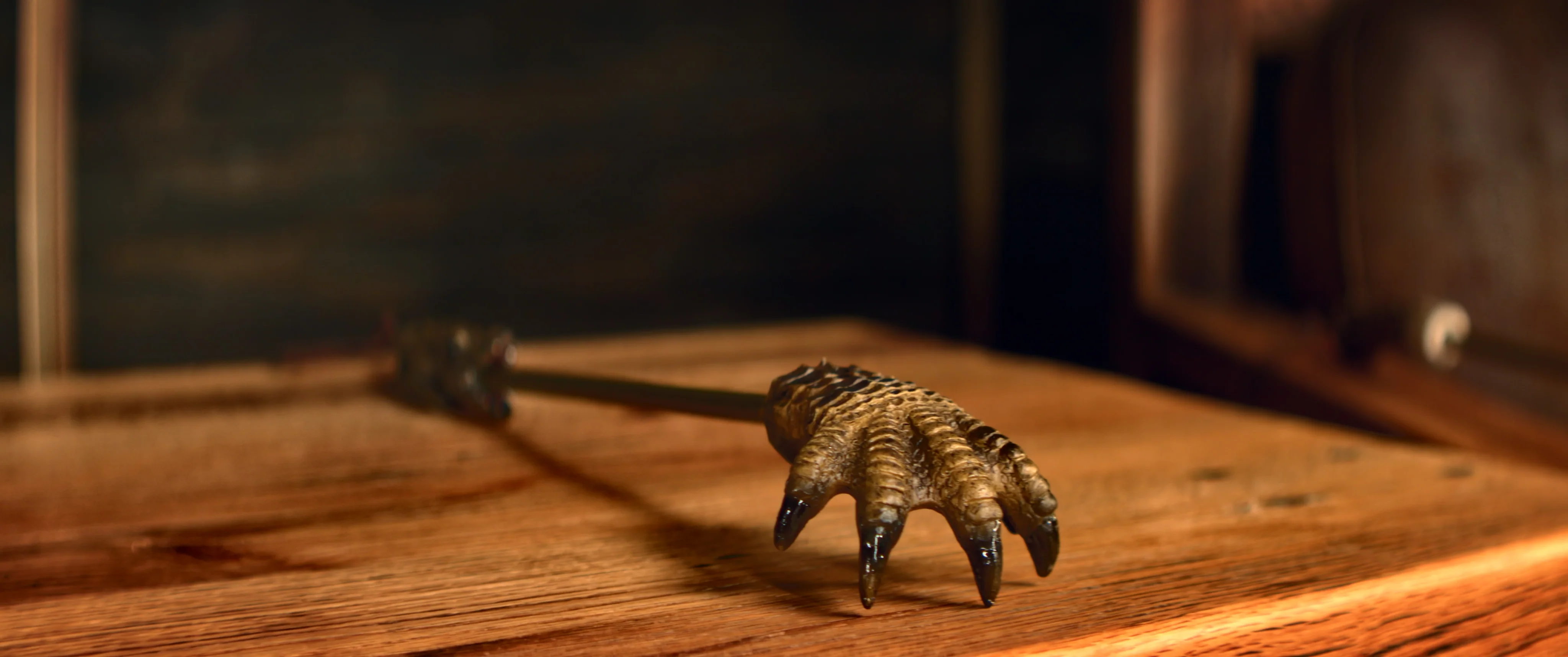Back Scratcher-Alligator - Image 3