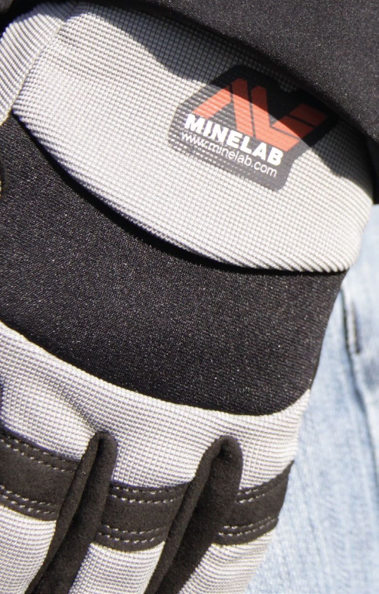 Minelab Digging Gloves - Metal Detecting Hand Protection - Image 3